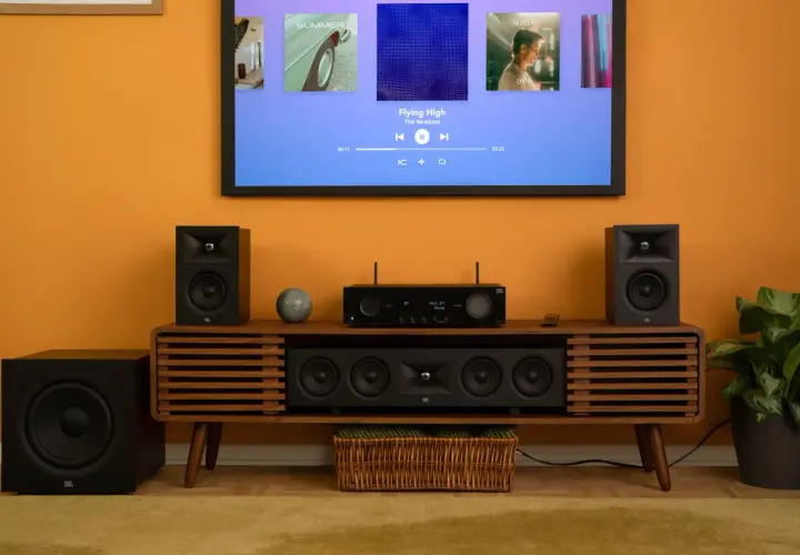 Jak połączyć dwa głośniki JBL i uzyskać lepsze brzmienie w stereo