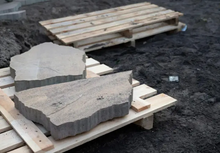 Układanie kamienia betonowego DIY: Kompletny poradnik krok po kroku