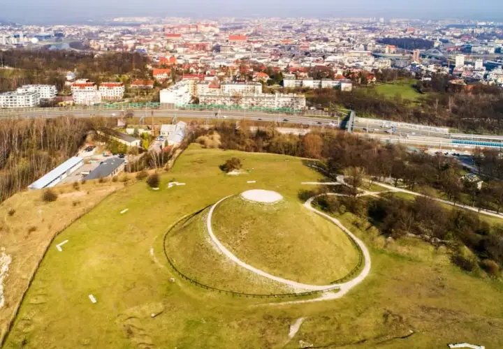 Kraków: Co zwiedzić? Odkryj top atrakcje i ukryte perełki!