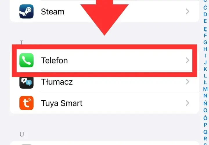 Zaznaczona opcja "Telefon" na liście aplikacji. Może to być krok do ukrycia numeru prywatnego.
