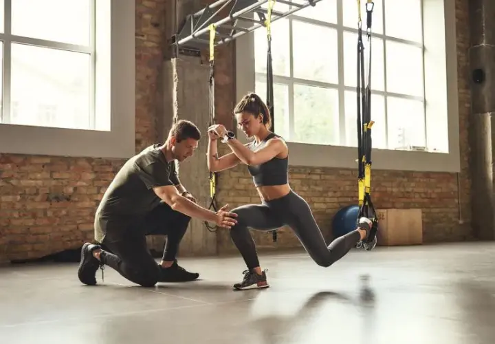 Ile zarabia właściciel klubu fitness? Poznaj ukryte koszty i zyski