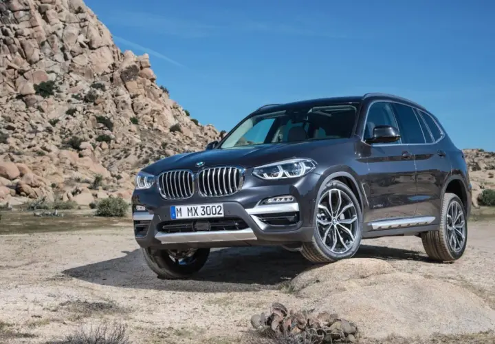 BMW X3 wymiary: G45, G01, iX3 Czy zmieści się w garażu?