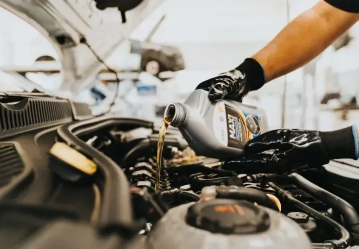Jaki olej do Mazdy 6 2.0 diesel? Uniknij kosztownych błędów