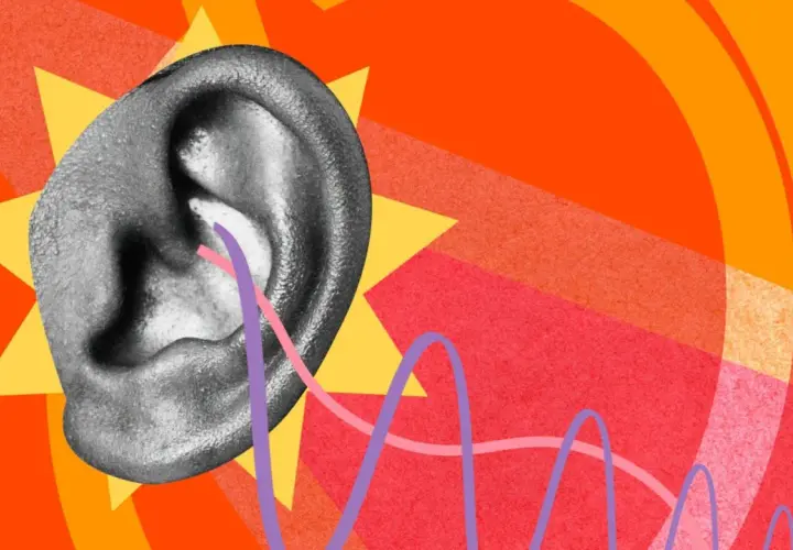 Oído humano con ondas sonoras y gráficos, representando la escucha activa en una estrategia digital.