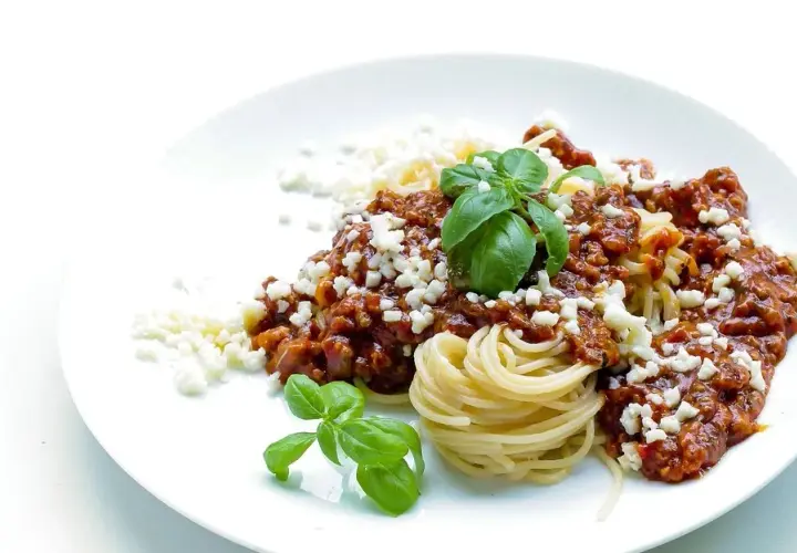 Prosty przepis na thermomix spaghetti bolognese, który zachwyci smakami