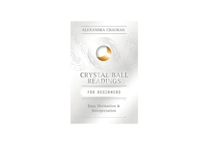 Okładka książki "Crystal Ball Readings for Beginners". Kryształowa kula mówi, odkryj tajemnice wróżenia.