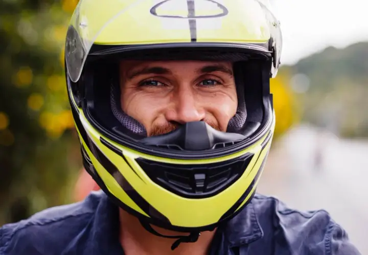 Jak dobrać kask motocyklowy? Mierz głowę jak ekspert!