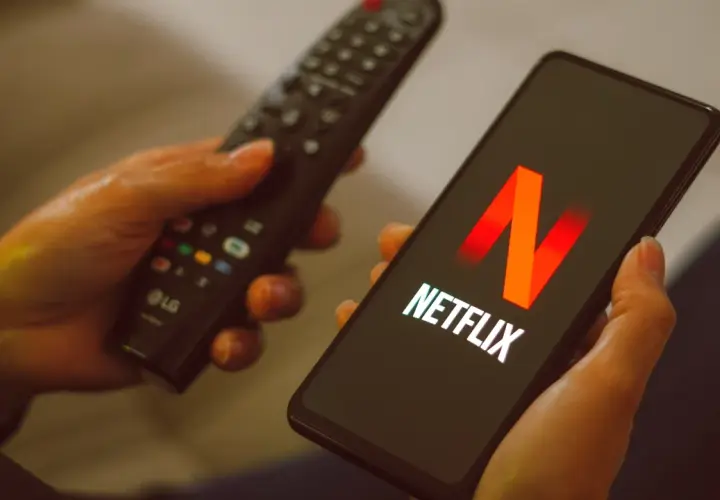 Jak podzielić konto na Netflix i uniknąć problemów z blokadą