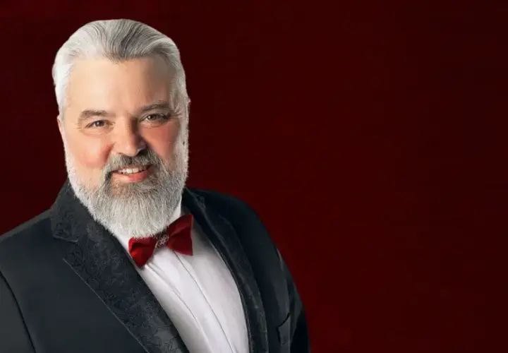 Mirosław Niewiadomski tenor – fascynująca biografia i osiągnięcia artysty