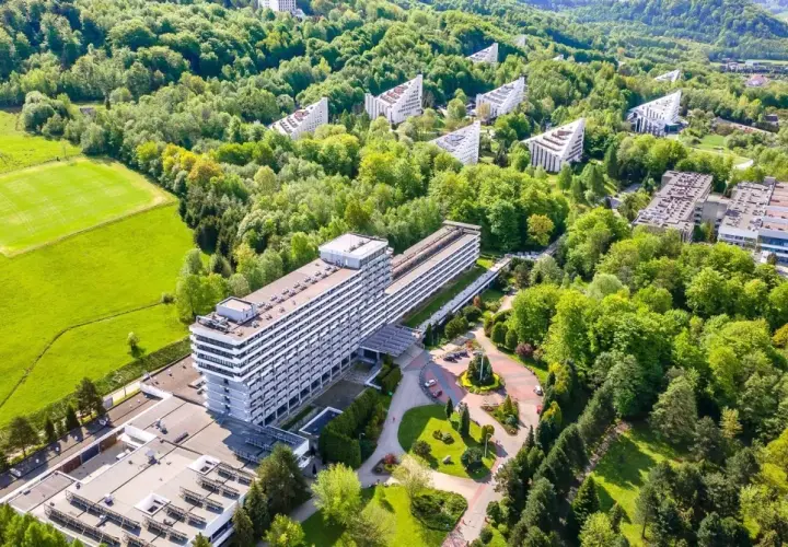 Sanatorium czy sanatorium – odkryj poprawną pisownię i znaczenie