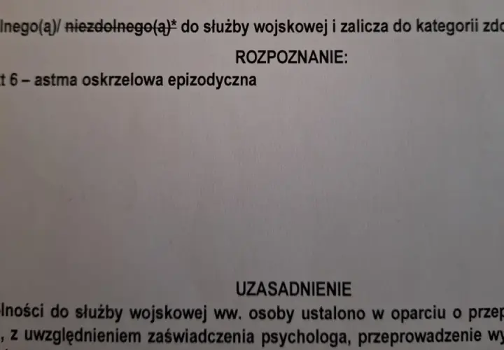 Orzeczenie o zdolności do służby wojskowej, kategoria A. Rozpoznanie: astma oskrzelowa epizodyczna.