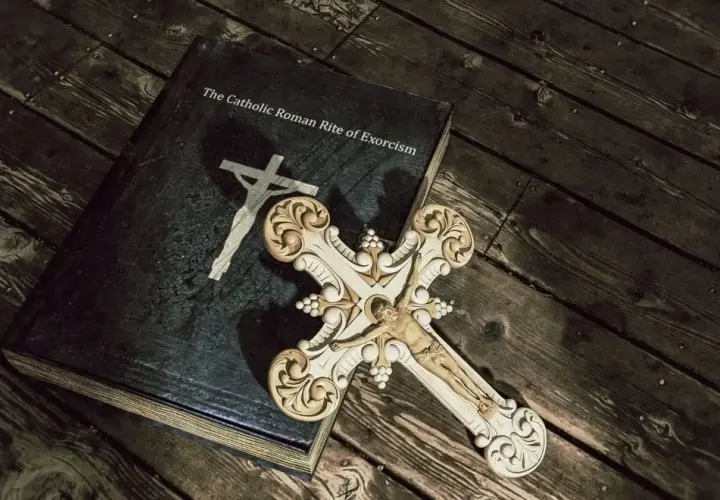 Jak rozpoznać opętanie od choroby psychicznej - kluczowe różnice