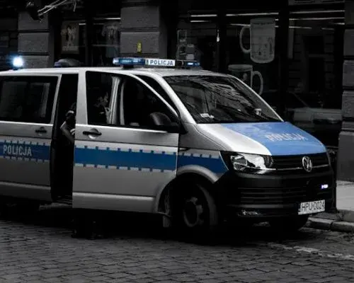 Kiedy policja przychodzi do domu: poznaj swoje prawa i obowiązki