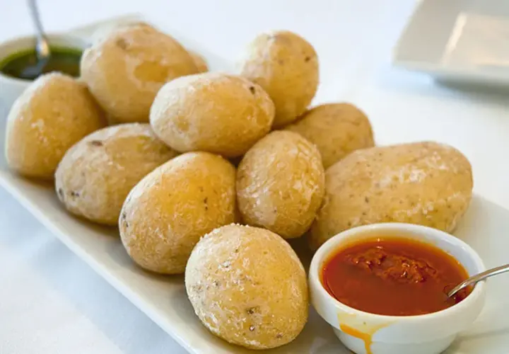 Papas arrugadas con mojo rojo y verde. Un plato perfecto para aprender como hacer papas arrugadas.