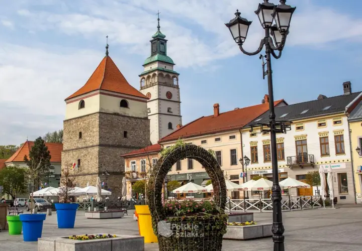 Co zwiedzić w Żywcu? Niezapomniane atrakcje i smaki Beskidów