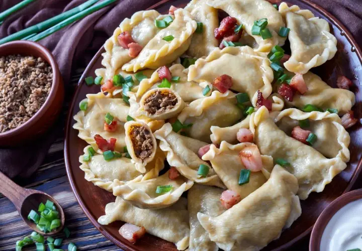 Jak odgrzać pierogi w mikrofali bez rozpadania się i utraty smaku