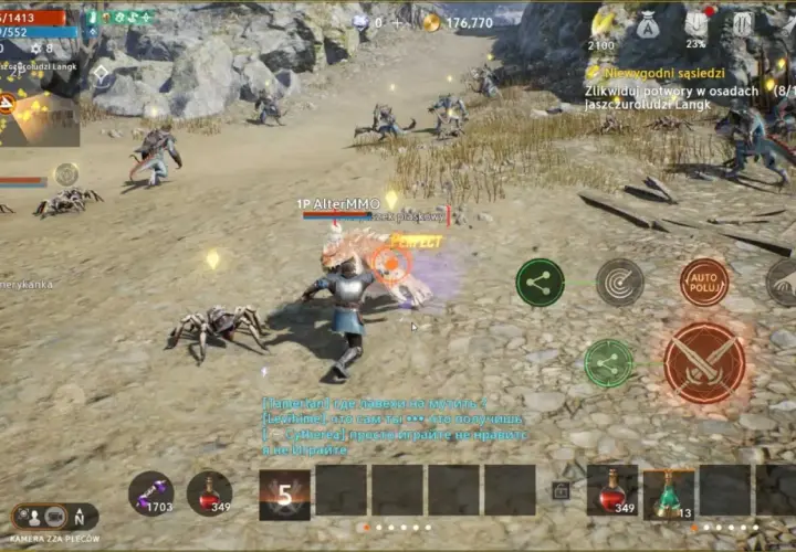 Gracz walczy z potworami w grze MMORPG, kontynuując swój lineage w świecie pełnym jaszczuroludzi.