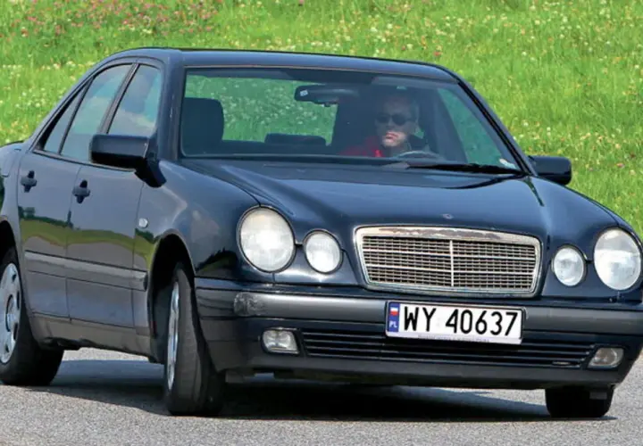 Mercedes W210: Czy warto kupić? Rdza, silniki, usterki (2026)