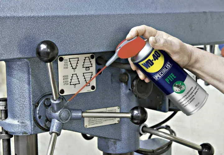 Smar PTFE WD-40 Specialist do czego? Do smarowania elementów maszyn, narzędzi, metalu, szkła, gumy i plastiku.