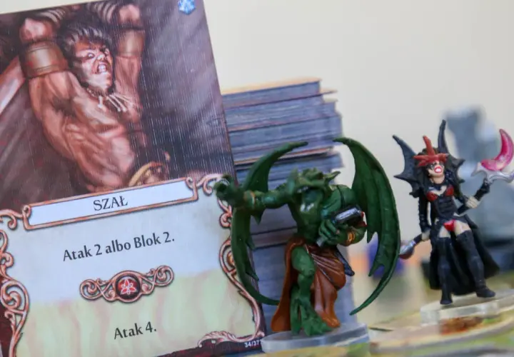 Mage Knight gra planszowa - odkryj sekrety strategii i mechaniki