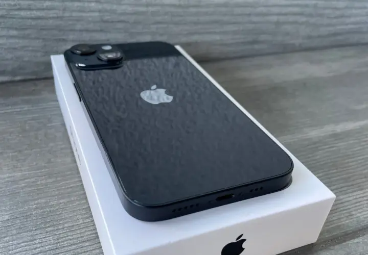 Kiedy kupić iPhone'a najtaniej? Kalendarz promocji i triki