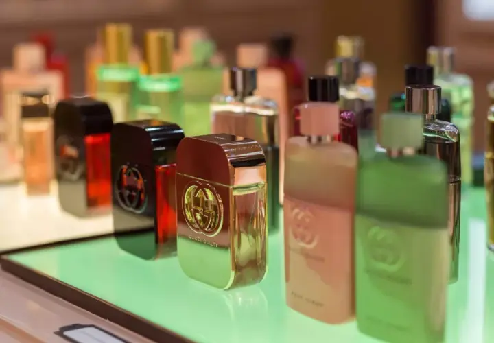 Tester perfum vs oryginał: Kluczowe różnice i oszczędności