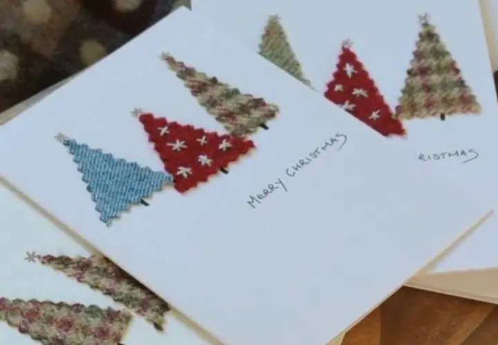 Tarjetas navideñas manualidades con árboles de tela cosidos a mano. ¡Un detalle único para esta Navidad!