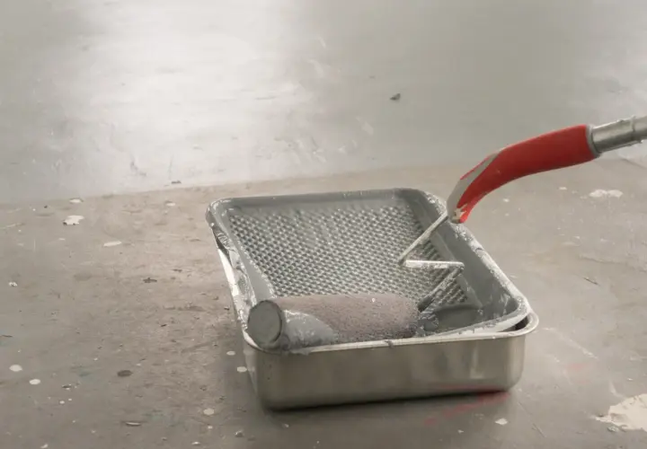 Czym pomalować beton na zewnątrz, aby uniknąć zniszczeń i kosztów?