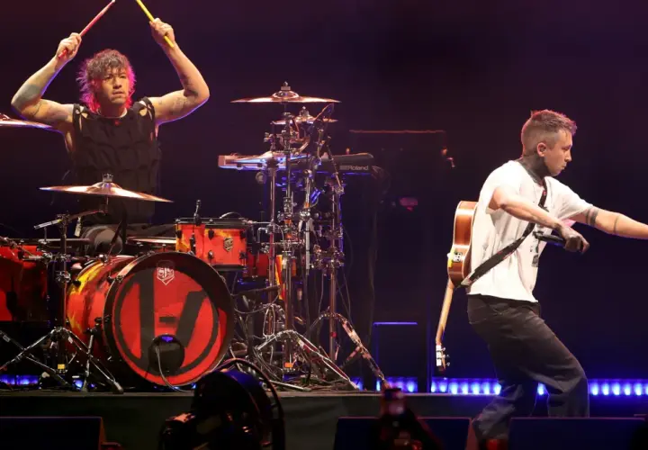 Tyler Joseph i Josh Dun z twenty one pilots na jednym z ich ekscytujących koncertów.