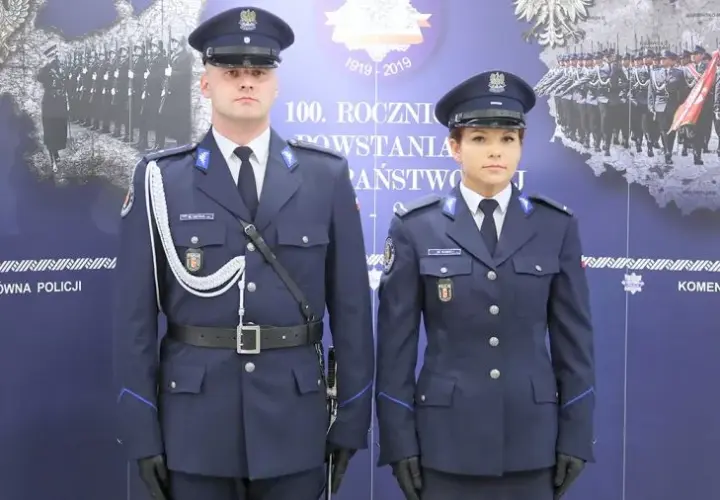 Umundurowanie galowe policji: Kluczowe elementy i zmiany w stylu