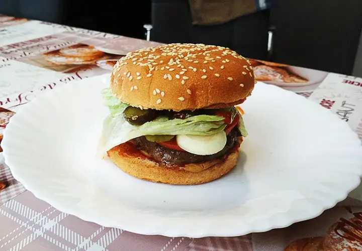 Jak zrobić hamburgery - prosty przepis na pyszne domowe burgery