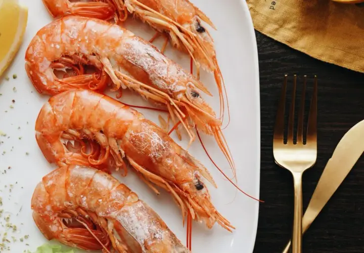 Smażenie krewetek jak szef kuchni? Poznajmy restauracyjne triki