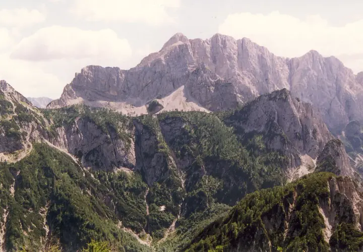 Planica jakie góry – odkryj tajemnice Alp Julijskich i ich szczyty