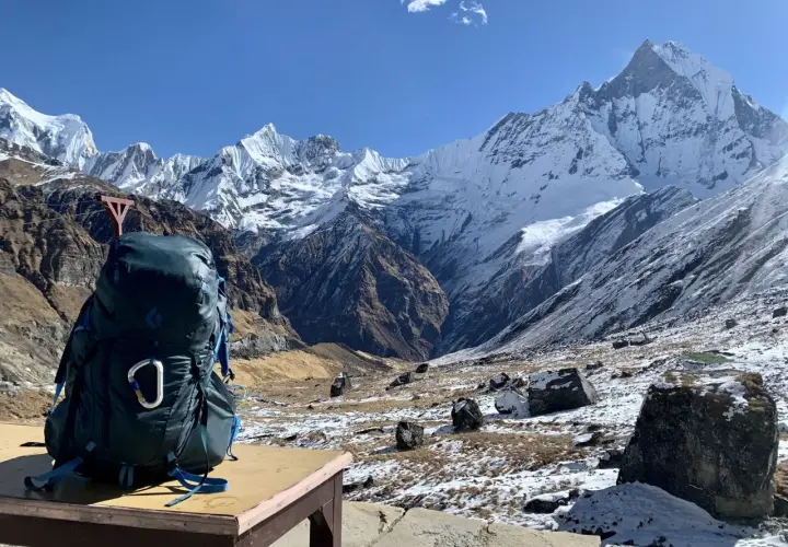 Plecak gotowy na epicką przygodę. Majestatyczne szczyty Nepalu zapraszają na niezapomniany nepal trekking.