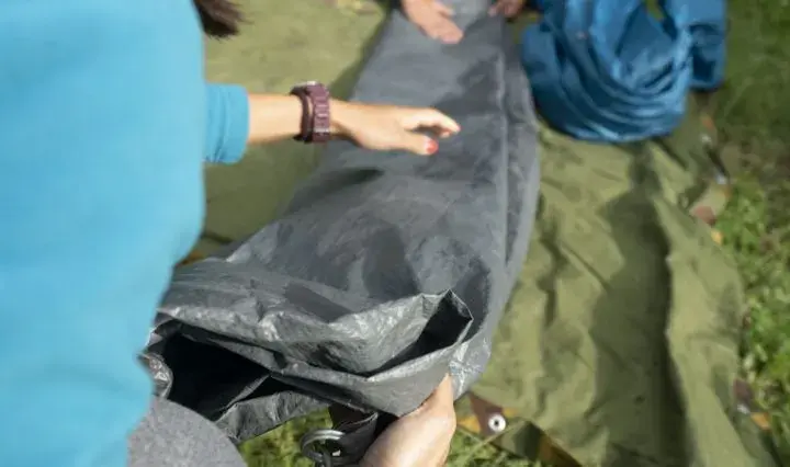 Jak wyprac namiot, aby uniknąć pleśni i uszkodzeń podczas przechowywania