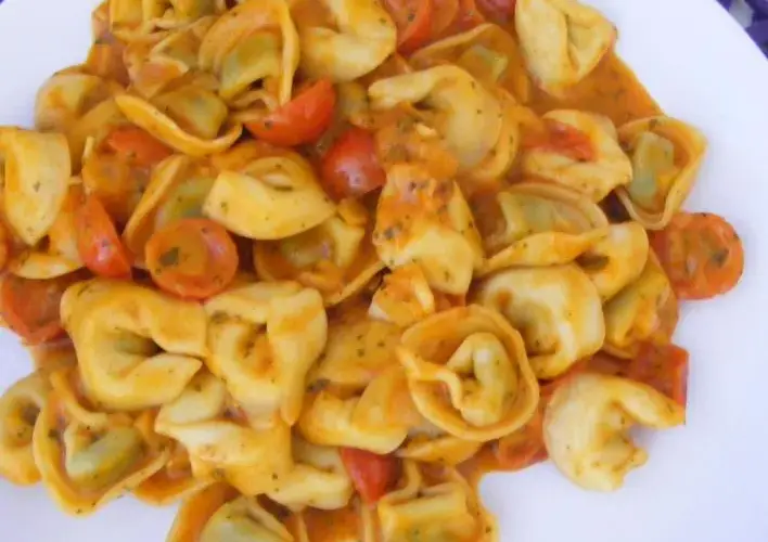 Jaki sos do tortellini? Szybkie obiady i wykwintne przepisy