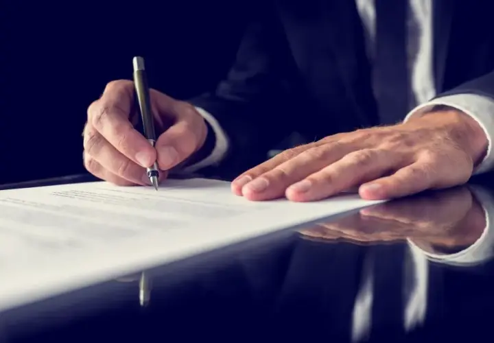 Dowiedz się kto dziedziczy gdy nie ma dzieci: zasady dziedziczenia po mężu bez dzieci i szczegóły zachówku po babci