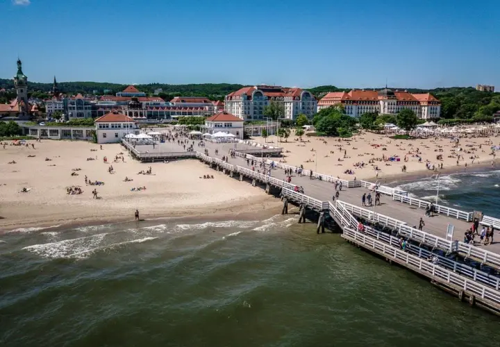 Czy Bałtyk jest czysty? Sprawdź jakość wody i ryzyka kąpieli