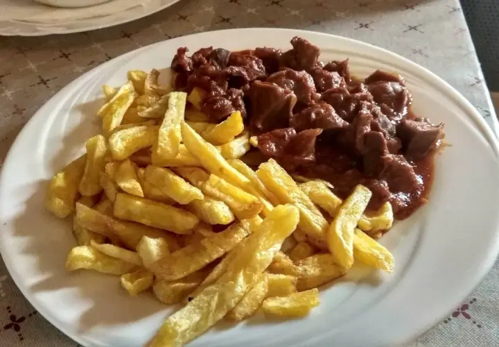 Węgry: Ile kosztuje obiad? Ceny jedzenia i jak nie przepłacić!