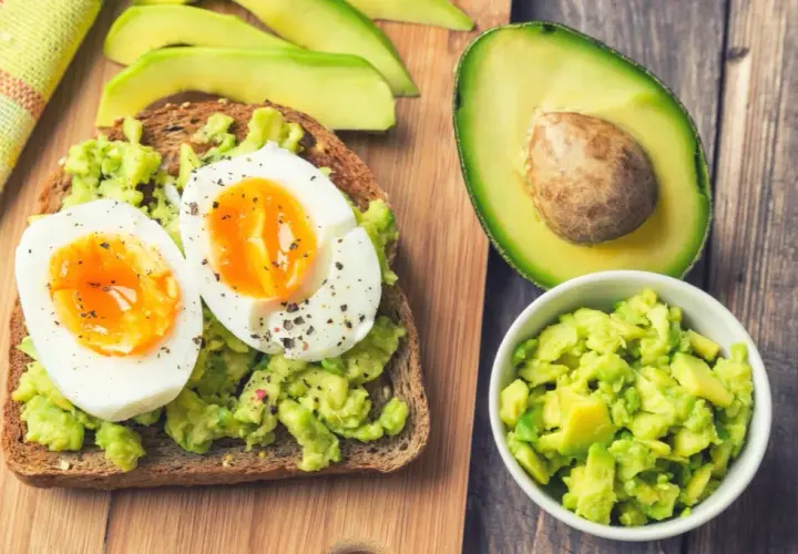 Jak uratować guacamole przed brązowieniem? Proste sposoby na świeżość