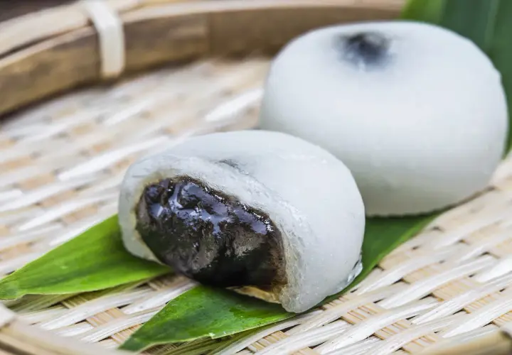 Jak jeść mochi bezpiecznie i smacznie? Przewodnik po japońskim deserze
