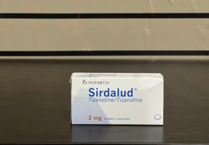 Opakowanie leku Sirdalud 2 mg, 30 tabletek. Warto sprawdzić sirdalud dawkowanie przed użyciem.