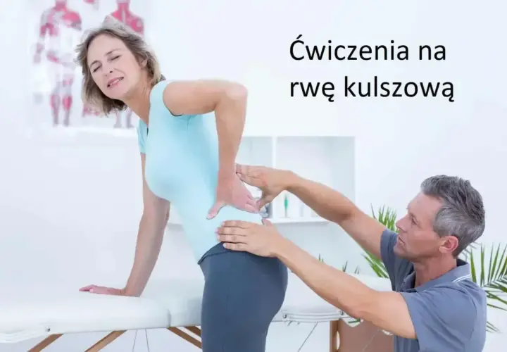 Fizjoterapeuta pomaga kobiecie z bólem w dolnej części pleców. Dowiedz się, jakie ćwiczenia na rwę kulszową mogą przynieść ulgę.