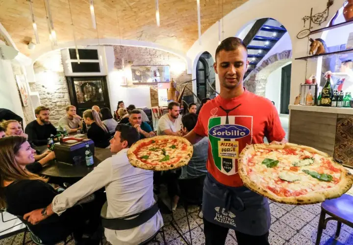 Czy do hotelu można zamówić pizzę? Oto, co musisz wiedzieć