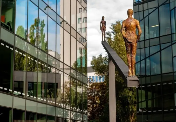 Ruchoma rzeźba – fascynujący świat sztuki ruchomej i jej historia