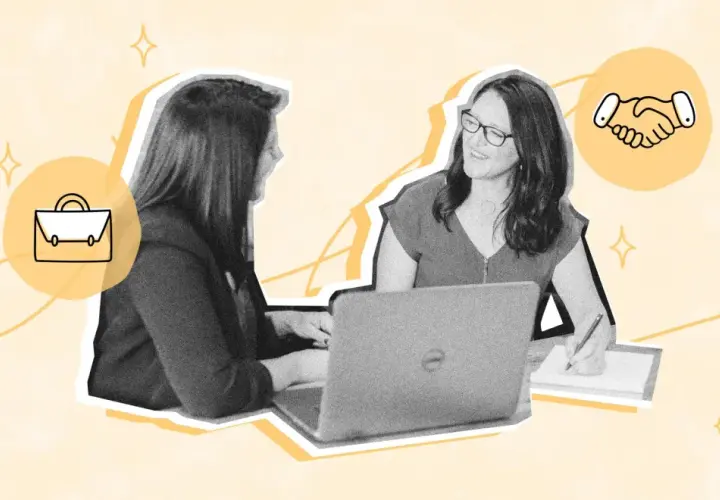 Dos mujeres revisan un contrato de trabajo online. Una escribe en una tableta mientras la otra mira un portátil. Un icono de maletín y un apretón de manos simbolizan el acuerdo.