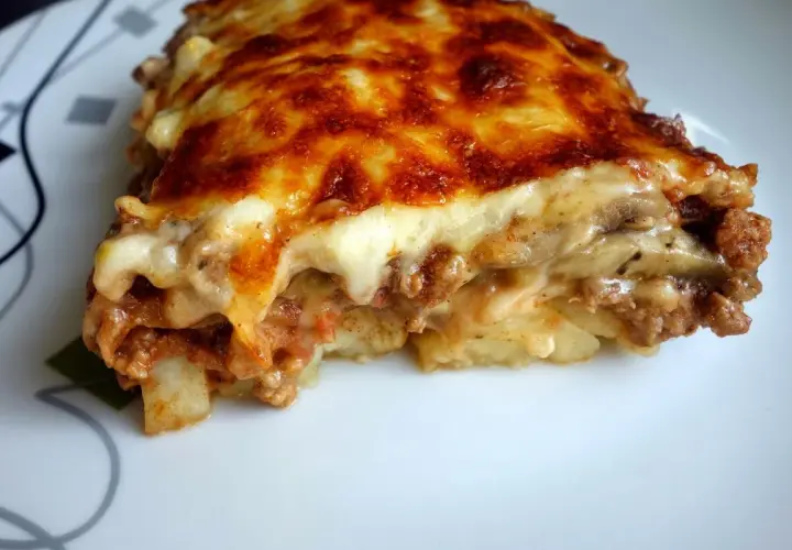 Prosta zapiekanka ziemniaczana z mięsem mielonym, która zawsze się udaje