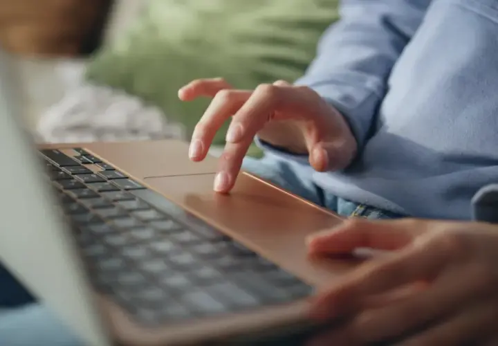 Rozrywka online w Polsce: przewodnik po legalności, płatnościach i ryzykach
