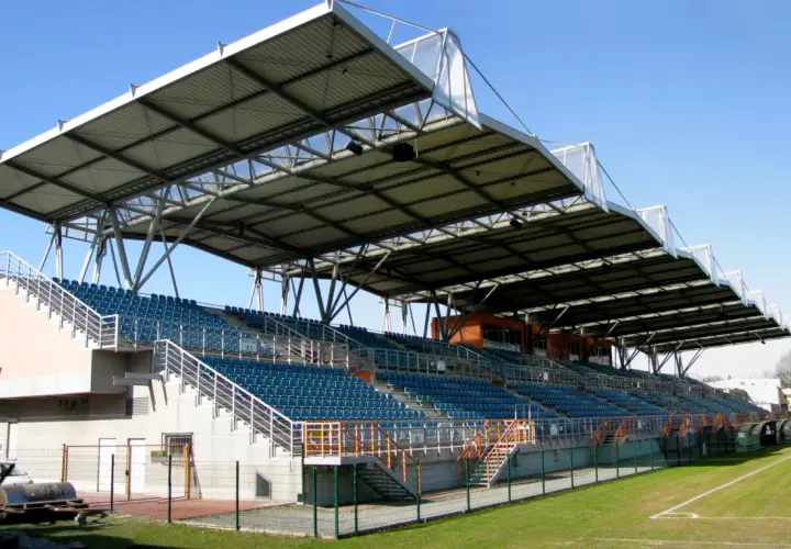 Nowe trybuny stadionu Siarka Tarnobrzeg gotowe na kibiców.