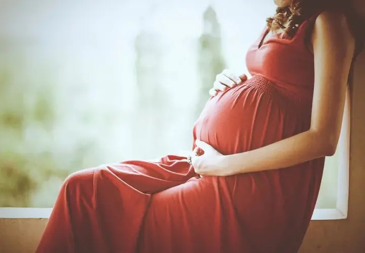 Ciąża podczas miesiączki? Obalamy mity i wyjaśniamy ryzyko!